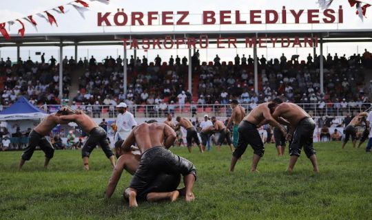 Taşköprü Güreşleri yine nefes kesti