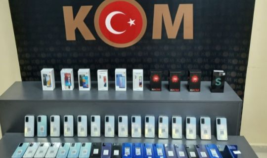 46 adet kaçak cep telefonu ele geçirildi