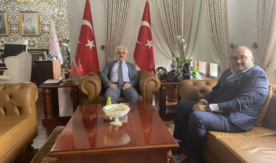 KIRVELİ HEMŞERİSİ BOLU VALİSİ ERKAN KILIÇ’I ZİYARET ETTİ. KIRVELİ HEMŞERİSİ BOLU VALİSİ ERKAN KILIÇ’I ZİYARET ETTİ.