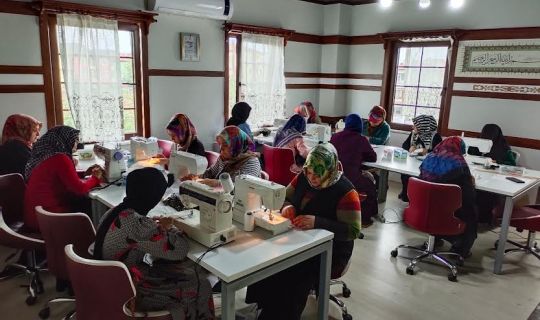 Başiskele’nin Kadınları Öğreniyor ve Üretiyor