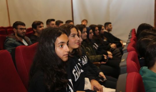 GENÇLER KARİYER PLANLARININ TEMELİNİ GÖLCÜK BELEDİYESİ EĞİTİMİ İLE ATTI