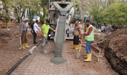 Yeni Cuma Parkı’nda çalışmalar tüm hızıyla devam ediyor