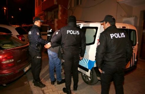 Uyuşturucu madde ve kaçakçılık suçundan 11 şahıs yakalandı Uyuşturucu madde ve kaçakçılık suçundan 11 şahıs yakalandı