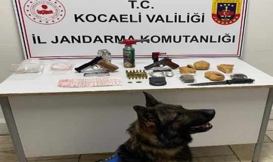 Uyuşturucu Madde Ticareti Yapmak suçundan aranan şahıslar yakalandı