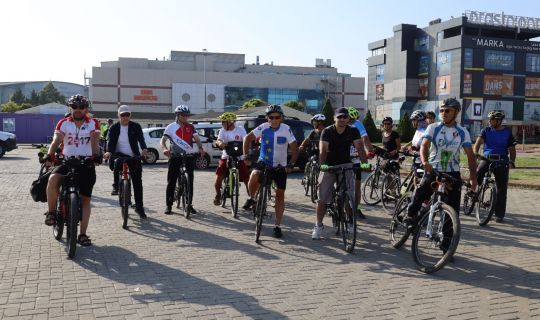İzmit Belediyesinden, farkındalık oluşturan bisiklet turu
