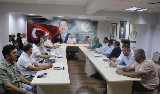 SIKINTIYA DÜŞEN, ÇÖZÜMÜ YENİDEN REFAH PARTİSİNDE ARIYOR