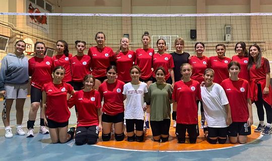 Körfez Belediyesi, voleybolda alt yapıyı kuruyor