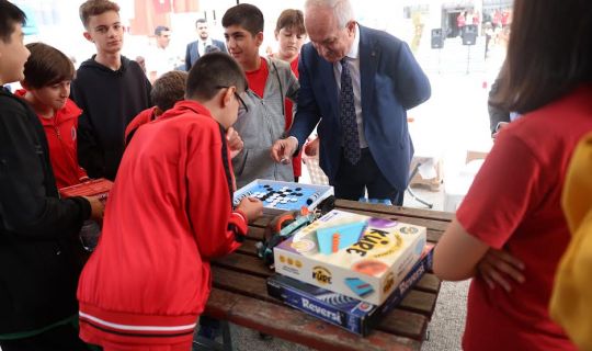 Derince’de, 100. Yıl Bilim, Sanat ve Spor Şenliği