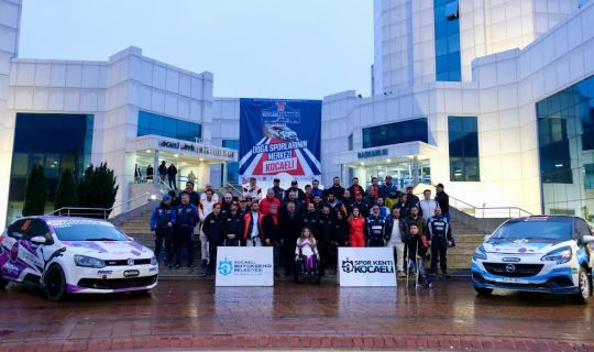 40. Kocaeli Rallisinin startını Başkan Büyükakın verdi