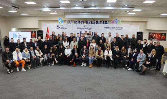 Esnaflarla buluşan Başkan Hürriyet, “İzmit’i hep bir adım ileriye taşımaya çalışıyoruz”