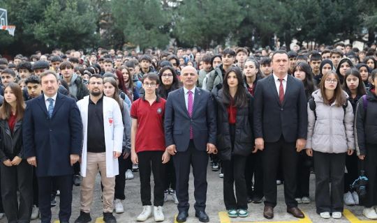 Başkan Söğüt, İstiklal Marşı Törenine Katıldı