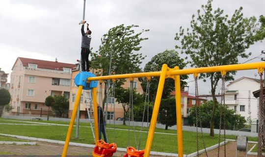 Körfez’de parklara, güvenlik kameraları yerleştiriliyor