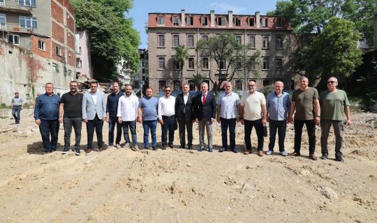Başkan Büyükakın: Yıkılan vergi dairesinin, yerine park yapılacak