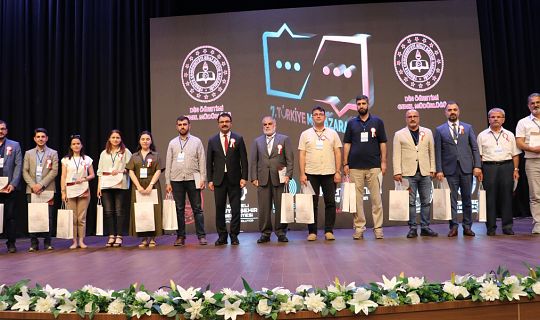 KOCAELİ 11 DİLDE MÜNAZARA YARIŞMALARI TÜRKİYE FİNALİ'NE EV SAHİPLİĞİ YAPTI