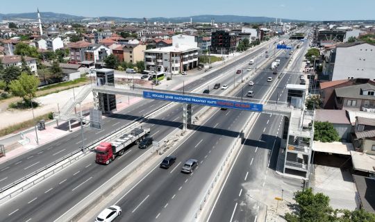 D-100 Karayolu projesi kapsamında, modern bir üstgeçit yapıldı