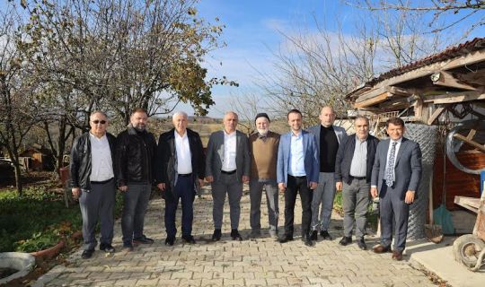 Başkan Söğüt, köylerin sorunlarını dinleyerek çözüm bulma sözü verdi.