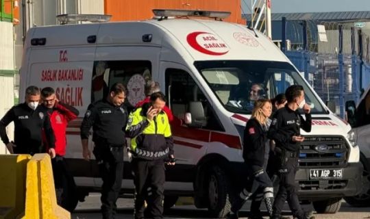 Kartepe'de Kimyasal Madde Kazası: 2 İşçi Hastaneye Kaldırıldı