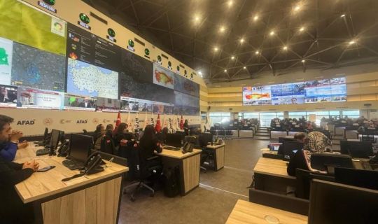Kocaeli Büyükşehir Belediyesi'nin afet bölgelerindeki başarılı organizasyonunu takdir ediliyor