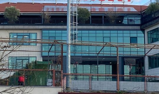 AİLELERİN, TACİZ ŞİKAYETİYLE ÖĞRETMEN TUTUKLANDI: ÖZEL OKULDAN, HALA AÇIKLAMA YOK!