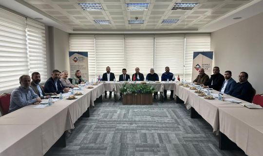 KÖRFEZ TİCARET ODASI'NDA, İLÇENİN ALTYAPI SORUNLARI ELE ALINDI