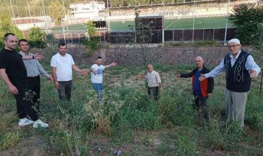 Çenedere Mahalle Sakinleri, Başkan Tahir Büyükakın’dan hizmet bekliyor