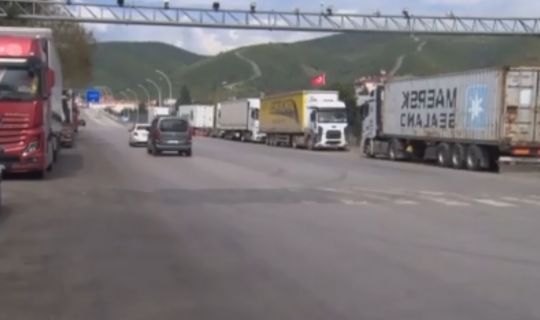 KÖRFEZ İLÇESİNDEKİ LİMANLAR VATANDAŞI BEZDİRDİ.