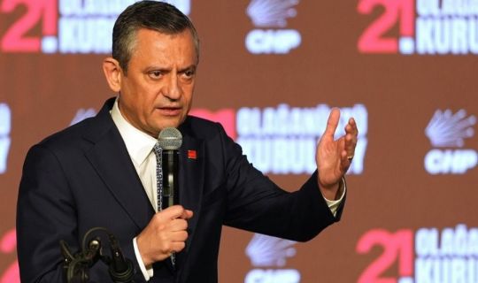 ÖZGÜR ÖZEL, KURULTAYDA YENİDEN GENEL BAŞKAN SEÇİLDİ