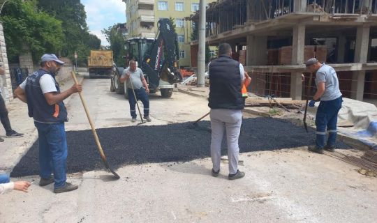 Körfez Belediyesi Yol Bakım ve Onarım Çalışmalarına Devam Ediyor
