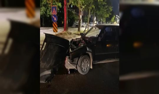 DERİNCE'DE ARAÇLAR ÇARPIŞTI:2 YARALI!
