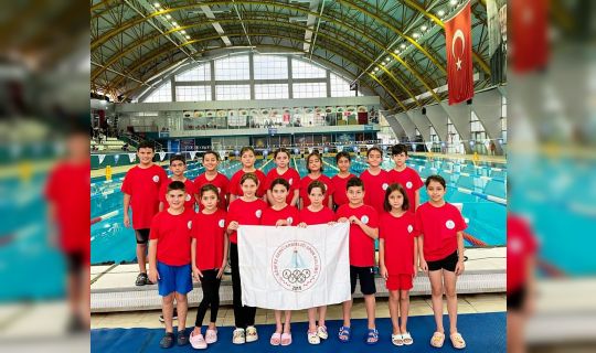 Körfezli Yüzücülerden Cumhuriyet Bayramı’na Yakışır Şampiyonluk