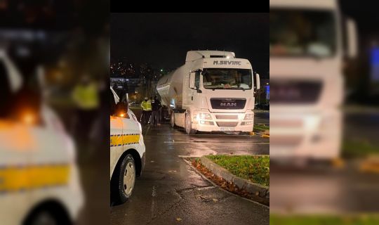 İzmit’te D-100 Karayolunda Feci Kaza: Bir Kişi Hayatını Kaybetti