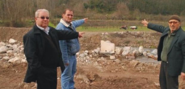 2 yarış atını hurda toplamak için çaldılar 2 yarış atını hurda toplamak için çaldılar