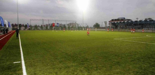 Arslanbey futbol sahası hizmete girdi