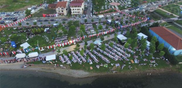 Başiskele'de 50 bin kişi iftar yaptı