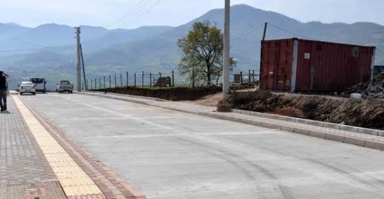 Başiskele’de beton yol çalışması