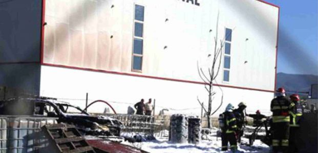 Başiskele’de boya fabrikasında yangın çıktı