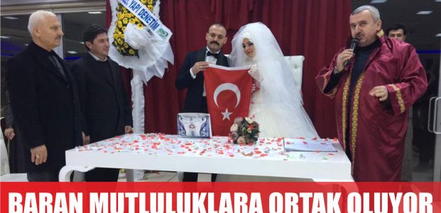 Başkan Baran, gençlerin mutluluğuna ortak oldu