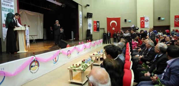  Başkan, “Gençlerimiz manevi iklimimizin enerji kaynağıdır”