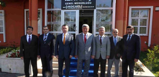 Başkan Karaosmanoğlu İZAYDAŞ ailesiyle bayramlaştı