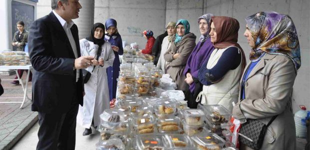 Derince’de kermese yoğun ilgi