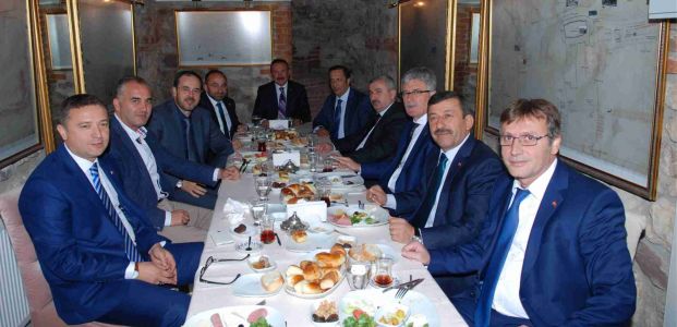 DOĞAN, BAŞKANLARI YEŞİL KONAK’TA AĞIRLADI