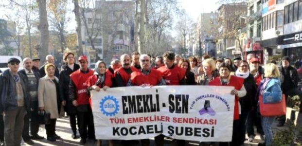  Emekliler Ekmek Zammını Protesto Etti