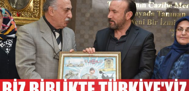 İzmit Belediye Başkanı Dr. Nevzat Doğan, Sivaslılar Derneği Başkanı Nevzat Kaleli ve yönetimini makamında misafir etti.