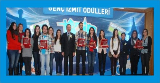 İzmitli gençler ödüllendirildi