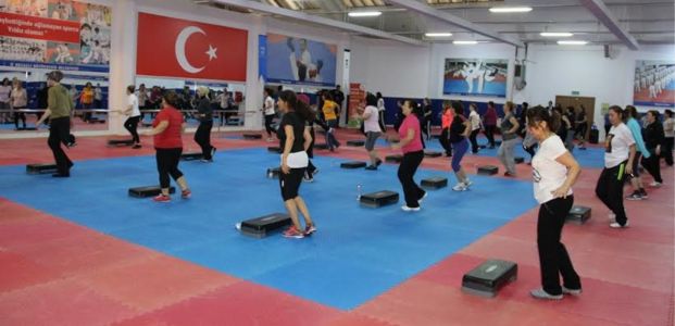 Kadınlar spor yaparak sağlığına kavuşuyor