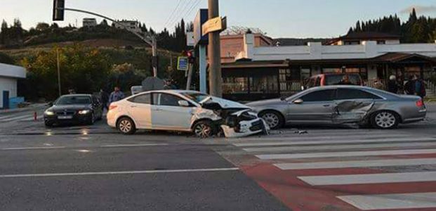 Karamürsel'de kaza : 2 yaralı