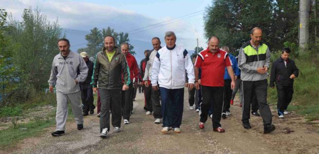 Karaosmanoğlu ve Üzülmez  Seka Kamp Alanı’nda Yürüdüler