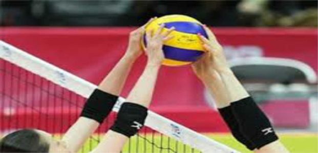 Liseli genç kızlar voleybol maçları Hasan Gemici’de