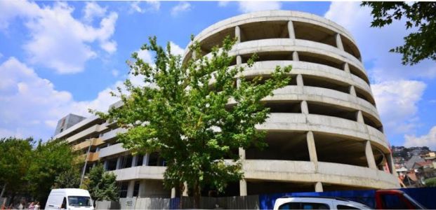  Otopark ve Pazar alanı binası son şeklini alıyor