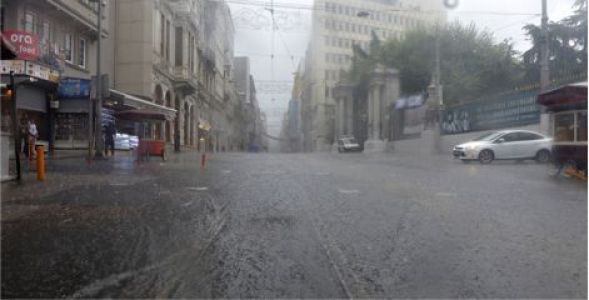 Sağanak yağış yurdu terk etmiyor